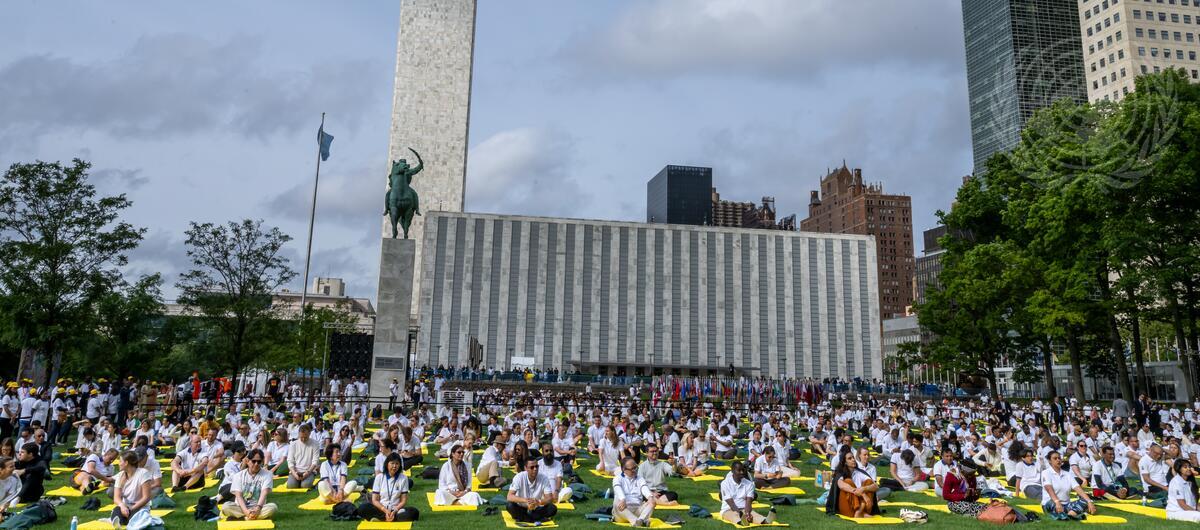 Largest attendance in a virtual yoga class - World Records Union™